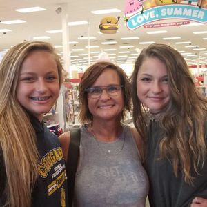 Meet your Posher, Olivia